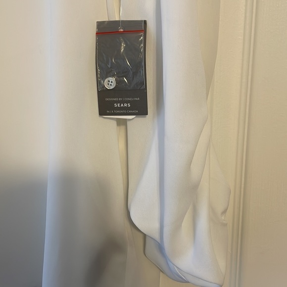 🛍️ 2/$20 White long sleeve blouse (2 sizes) - Picture 4 of 6